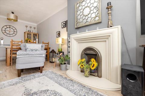 17 Pirniefield Grove, Edinburgh, EH6 7QB