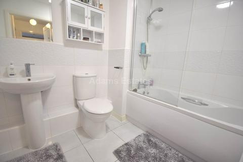 2 bedroom flat for sale, Basing House, Reading