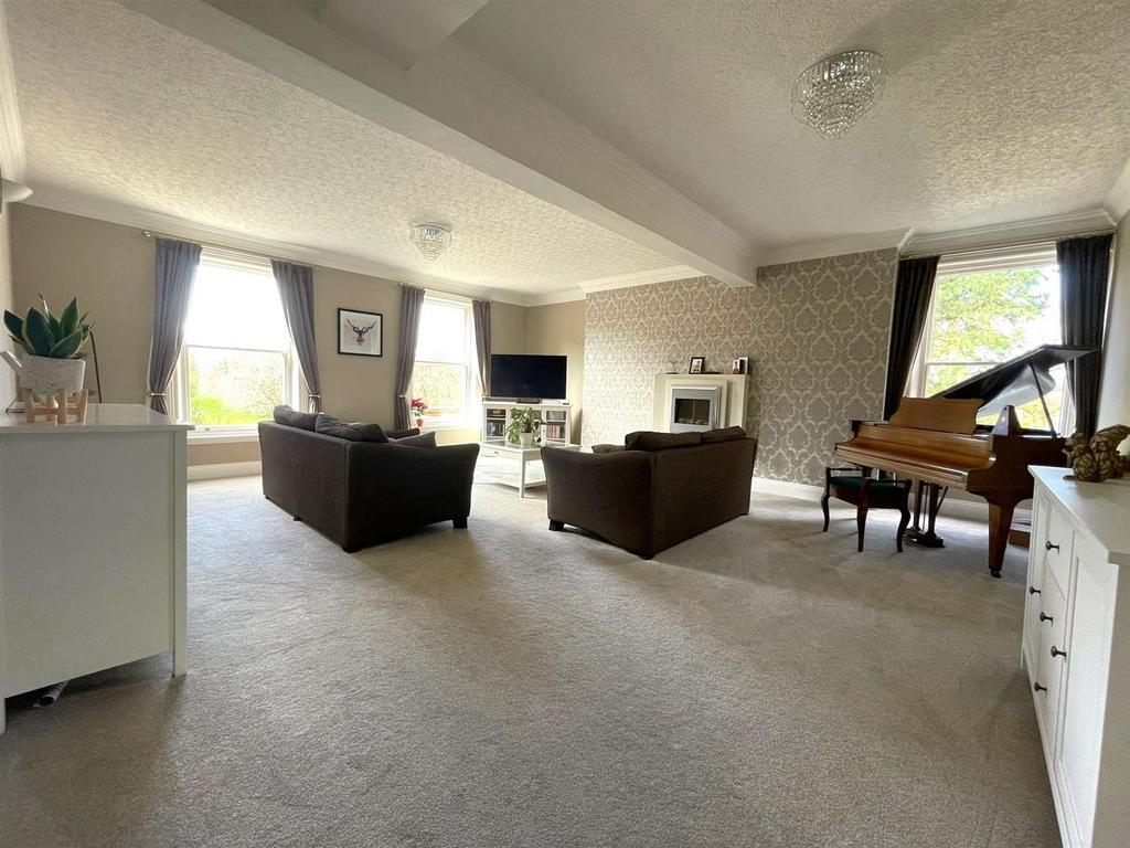 Lounge (1st floor)