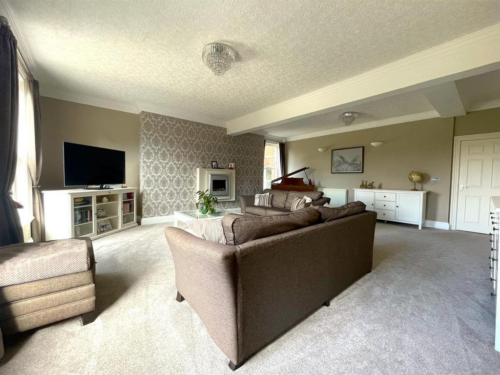 Lounge (1st floor)
