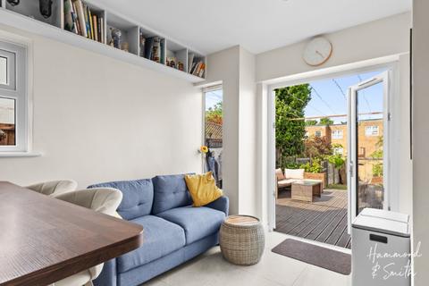 3 bedroom terraced house for sale, St. Johns Road, Epping CM16