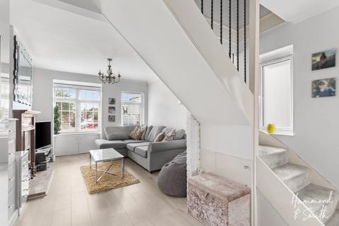 3 bedroom terraced house for sale, St. Johns Road, Epping CM16