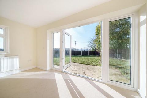 2 bedroom detached bungalow to rent, The Birches,  Leominster,  HR6