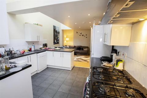 6 bedroom house to rent, Heeley Road, Birmingham B29