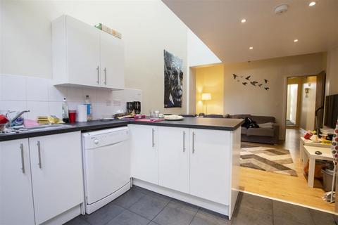 6 bedroom house to rent, Heeley Road, Birmingham B29