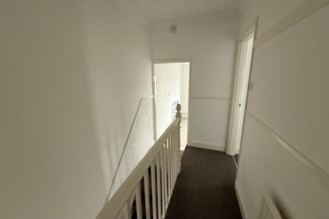 4 bedroom cluster house for sale, 16 Salisbury Road, Lowestoft, Suffolk NR33 0HE