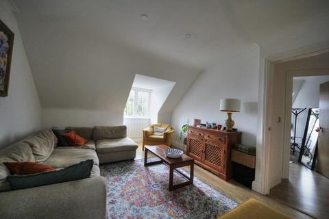 2 bedroom flat to rent, Fox Lane, London, N13