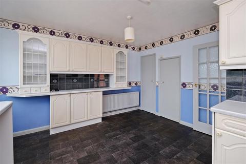 3 bedroom semi-detached house for sale, Old Farm Close, Whitstable