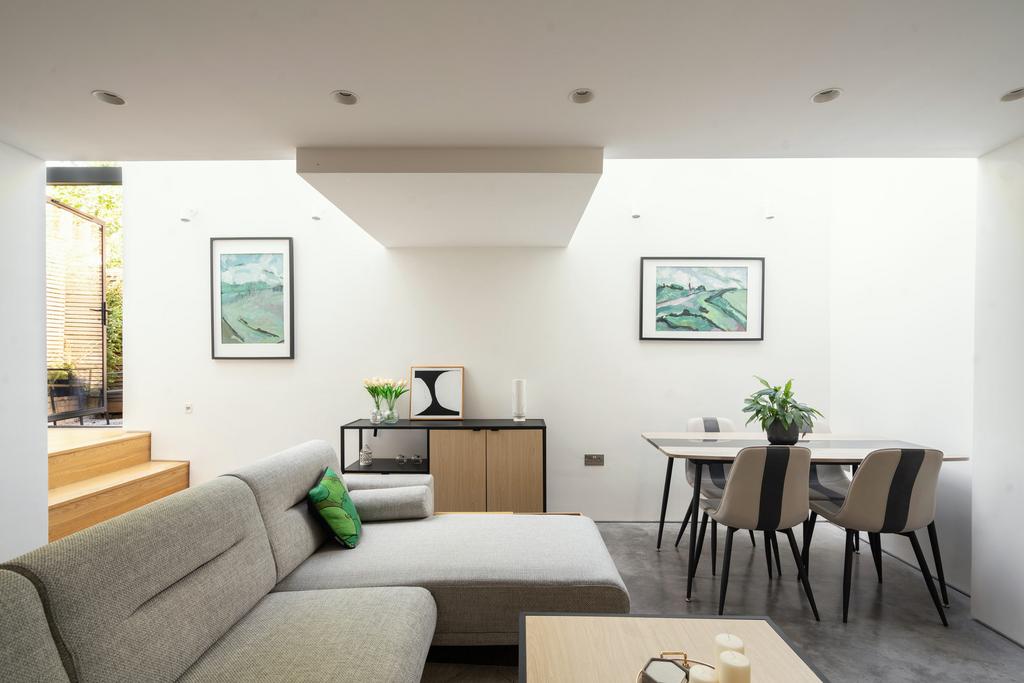 299049 - HILL-HOUSE-ROAD-03.jpg
