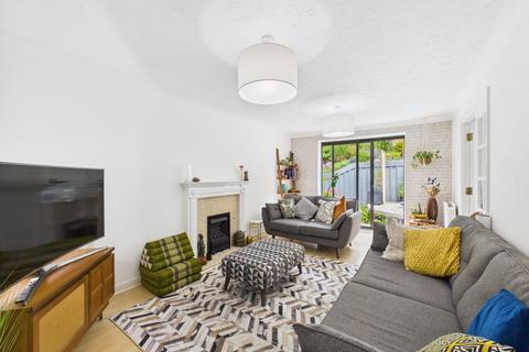 25 Barn Owl Close, Torquay, TQ2 7TN