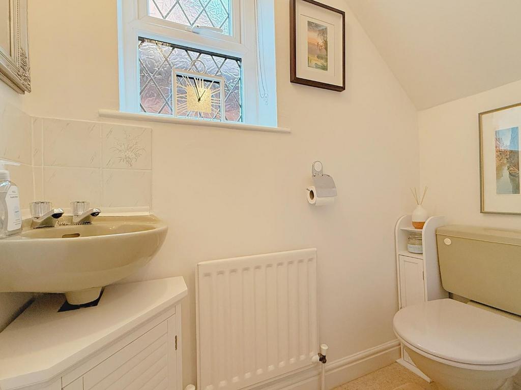 Cloakroom/wc
