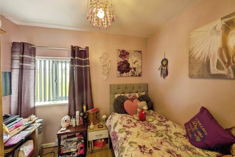 3 Calvary Crescent, Stoke-on-trent, ST2 0AQ