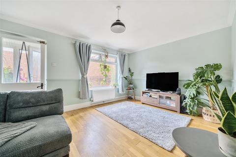 3 bedroom end of terrace house for sale, Plumpton Walk, Maidstone