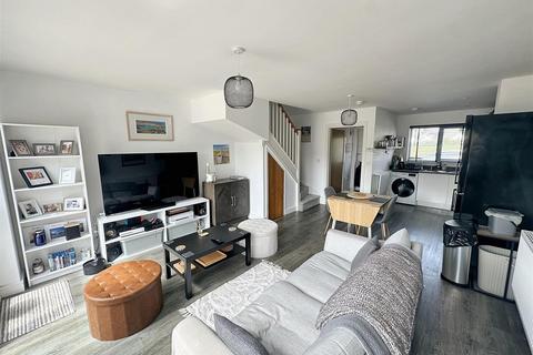 6 Carvinack Meadows, Shortlanesend, Truro, TR4 9FJ