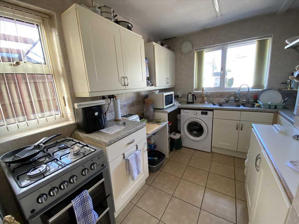 Kitchen: