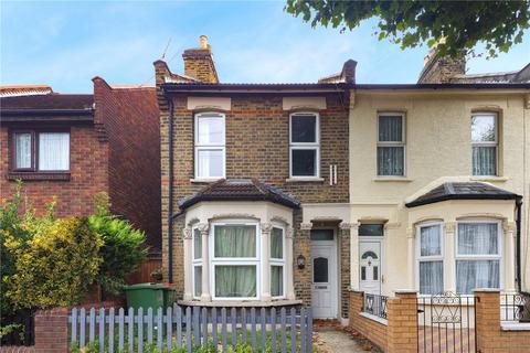 3 bedroom terraced house for sale, Nine Acres Close, London, E12