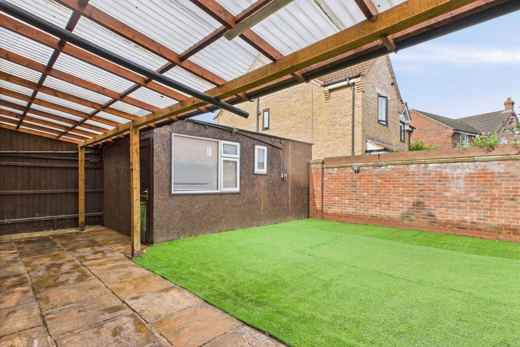 Ewe Move Spalding - Chamomile Way - Garden