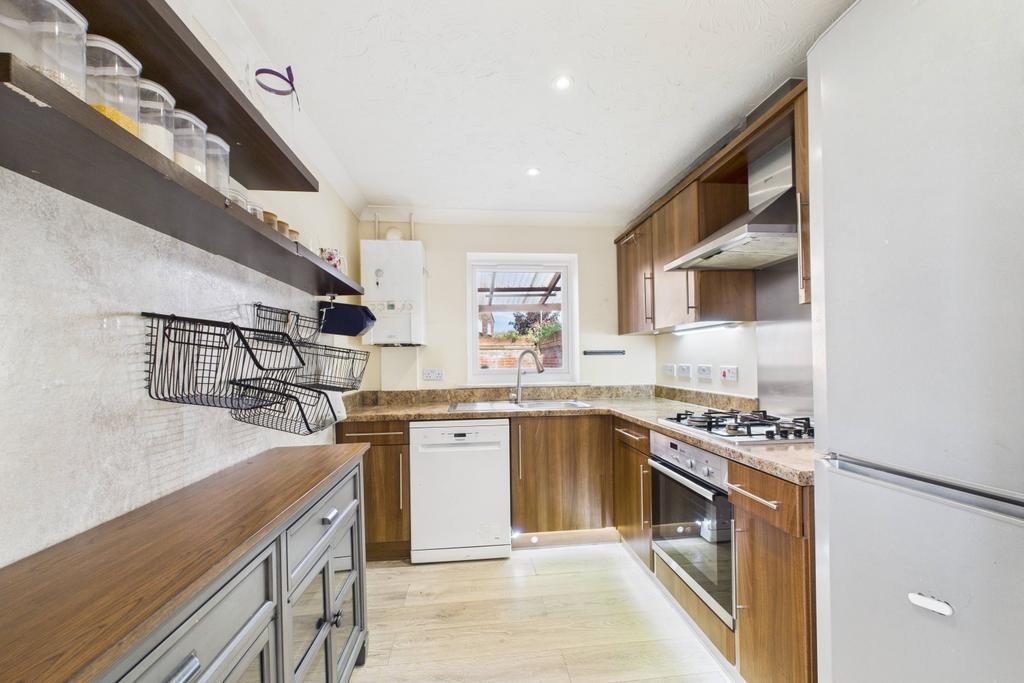 Ewe Move Spalding - Chamomile Way - Kitchen