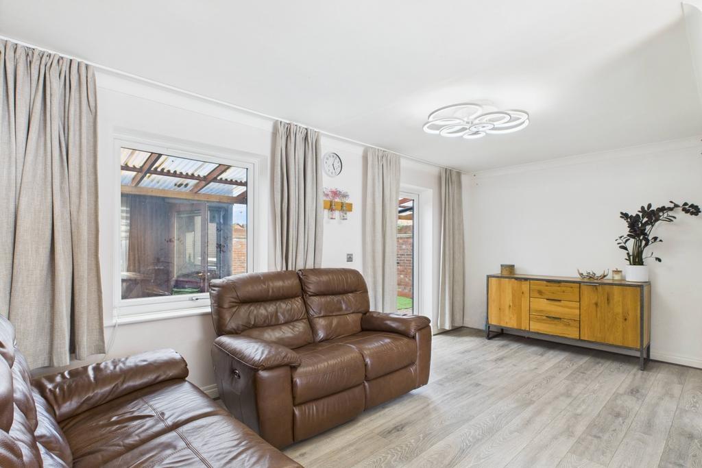 Ewe Move Spalding - Chamomile Way - Living Room