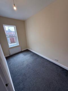 2 bedroom flat to rent, Chandos Street, Gateshead NE8