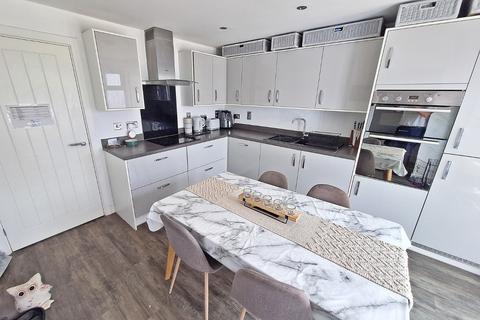 3 bedroom semi-detached house for sale, Chestnut Avenue, Silsoe, MK45 4GP