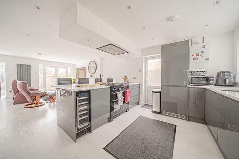 3 bedroom end of terrace house for sale, Badger Close, Cheswick Green, B90
