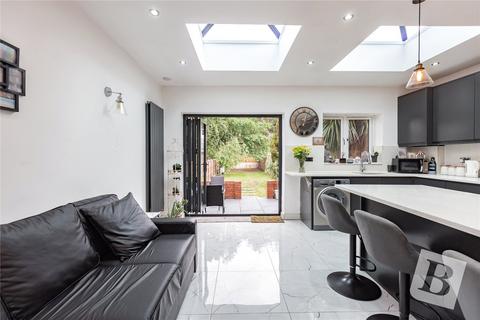 3 bedroom terraced house for sale, Roxy Avenue, Chadwell Heath, RM6