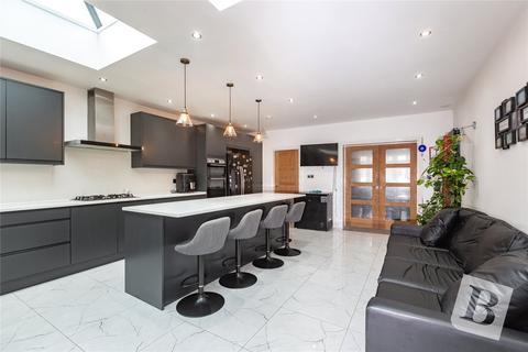 3 bedroom terraced house for sale, Roxy Avenue, Chadwell Heath, RM6