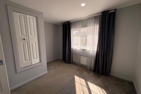 2 bedroom property to rent, Stern Close, Barking