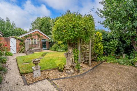 Rose Gate Engleton Lane, Brewood, Stafford, ST19 9DZ