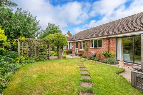 Rose Gate Engleton Lane, Brewood, Stafford, ST19 9DZ