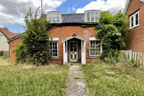 3 bedroom cottage for sale, Common Road, Shelfanger
