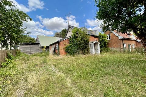 3 bedroom cottage for sale, Common Road, Shelfanger