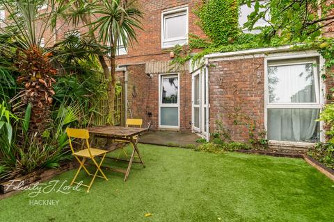 25 Elmbridge Walk, London, E8 3HA