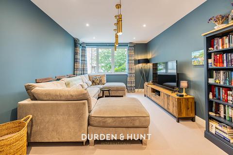 2 Clermont Place, Romford, RM1 2EY