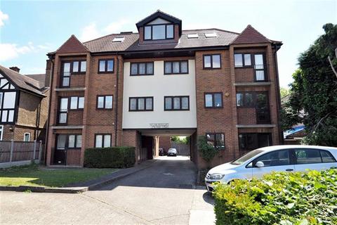 1 bedroom apartment to rent, Park Court, The Ridgeway, Chingford, E4