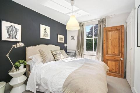 12 Arminger Road, London, W12 7BB