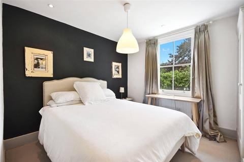12 Arminger Road, London, W12 7BB
