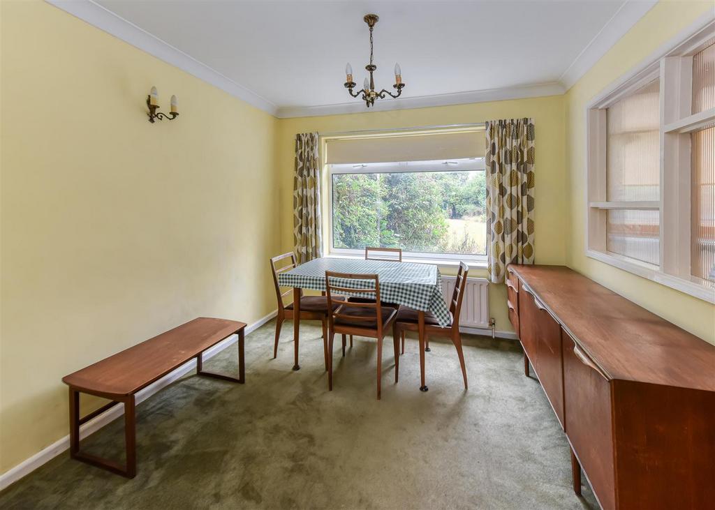 26 Elliotts Lane-dining.jpg