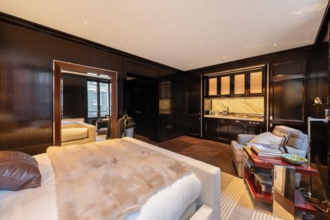 undefined, Curzon Street, London, W1J