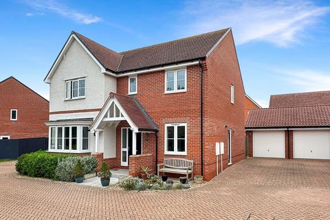 5 bedroom detached house for sale, Beadon Way, Melton, IP12