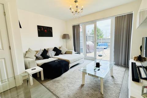 16 Limestone Close, Great Blakenham, Ipswich, IP6 0FG