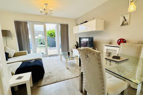 16 Limestone Close, Great Blakenham, Ipswich, IP6 0FG