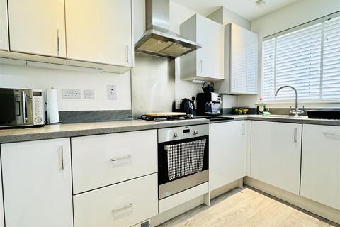 16 Limestone Close, Great Blakenham, Ipswich, IP6 0FG