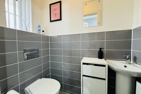 16 Limestone Close, Great Blakenham, Ipswich, IP6 0FG