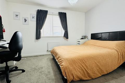 16 Limestone Close, Great Blakenham, Ipswich, IP6 0FG