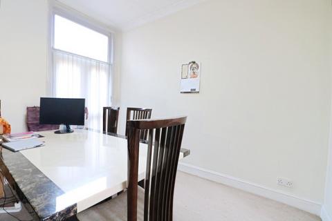 undefined, Wellesley Road, Ilford IG1