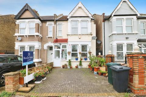 4 bedroom semi-detached house for sale, Wellesley Road, Ilford IG1