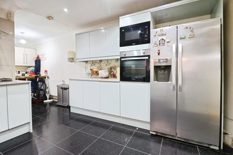 4 bedroom semi-detached house for sale, Wellesley Road, Ilford IG1