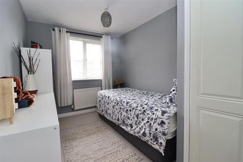 7 Aire Close, Brough, HU15 1GJ